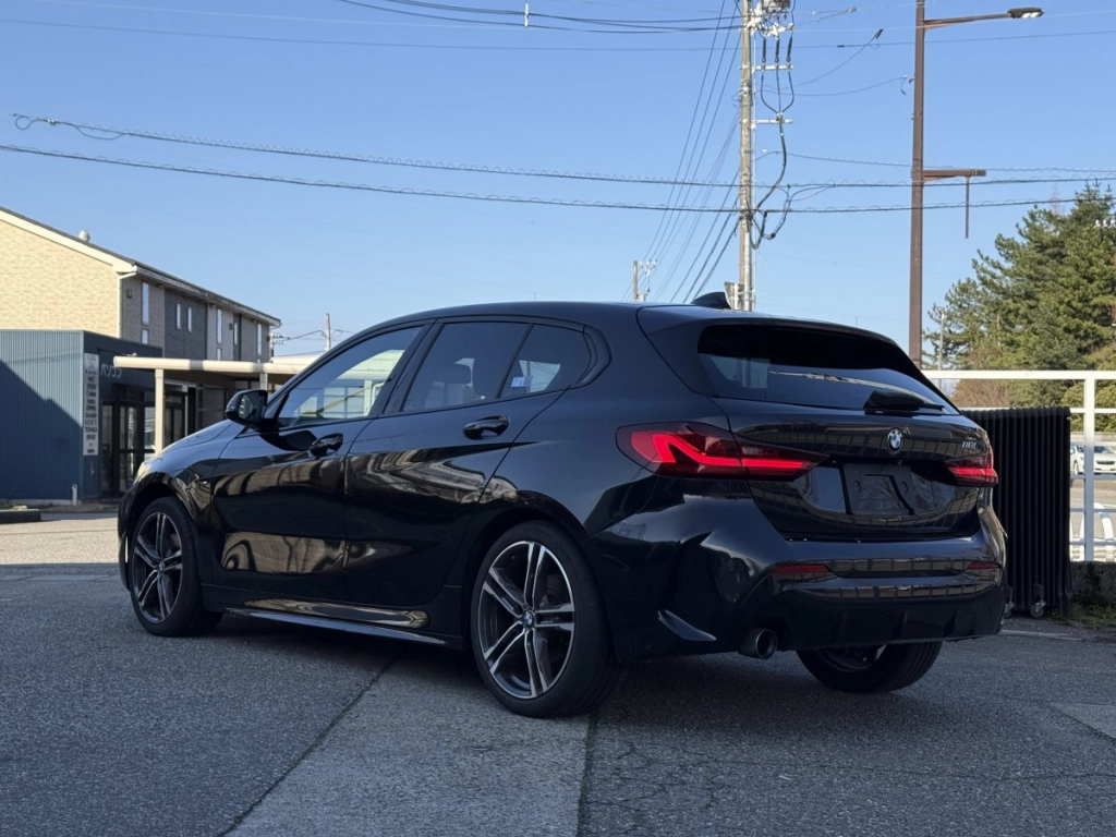 BMW 118 M Sport Edition Shadow - из Японии с правым рулём