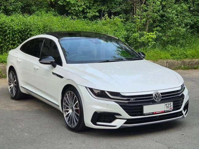 Volkswagen Arteon 2.0 TSI 4Motion R-Line Advance 2019